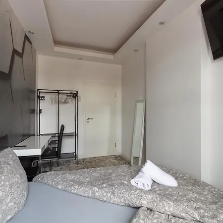 Apartmenthaus In Der Delitzscher Str In Halle-saale Nähe Hauptbahnhof