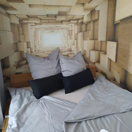 Apartmenthaus In Der Delitzscher Str In Halle-saale Nähe Hauptbahnhof Aparthotel