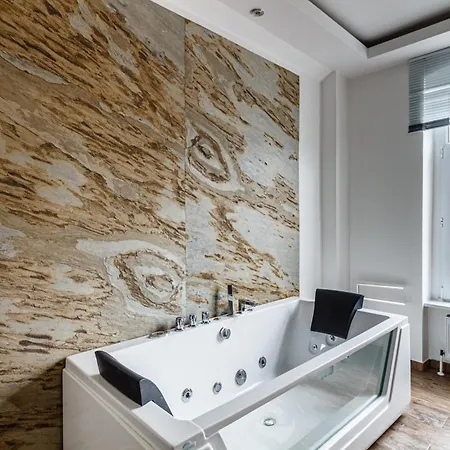 Apartmenthaus In Der Delitzscher Str In Halle-saale Nähe Hauptbahnhof *