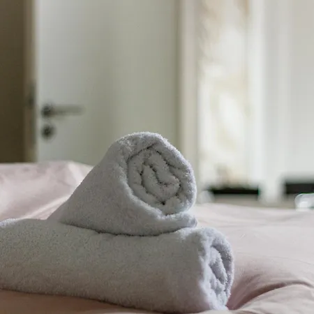 Apartmenthaus In Der Delitzscher Str In Halle-saale Nähe Hauptbahnhof Aparthotel *