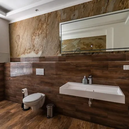 Apartmenthaus In Der Delitzscher Str In Halle-saale Naehe Hauptbahnhof * Halle (Saale)