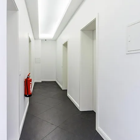 Apartmenthaus In Der Delitzscher Str In Halle-saale Nähe Hauptbahnhof Aparthotel