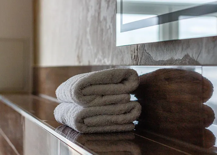 Apartmenthaus In Der Delitzscher Str In Halle-saale Naehe Hauptbahnhof *