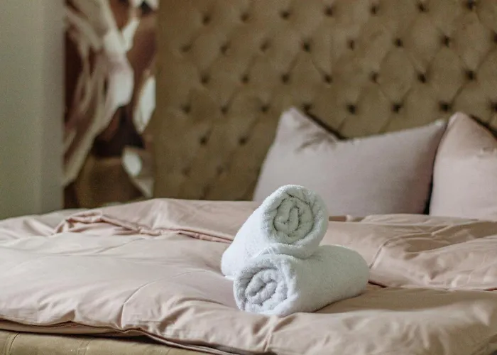 Apartmenthaus In Der Delitzscher Str In Halle-saale Naehe Hauptbahnhof Lägenhetshotell