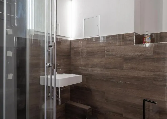 Lägenhetshotell Apartmenthaus In Der Delitzscher Str In Halle-saale Naehe Hauptbahnhof