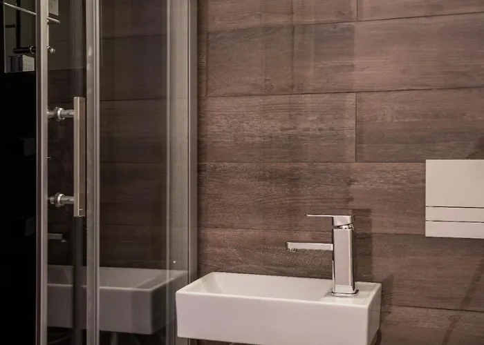 Lägenhetshotell Apartmenthaus In Der Delitzscher Str In Halle-saale Naehe Hauptbahnhof