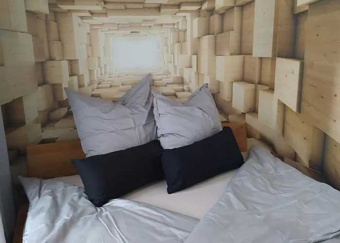 Apartmenthaus In Der Delitzscher Str In Halle-saale Naehe Hauptbahnhof Lägenhetshotell