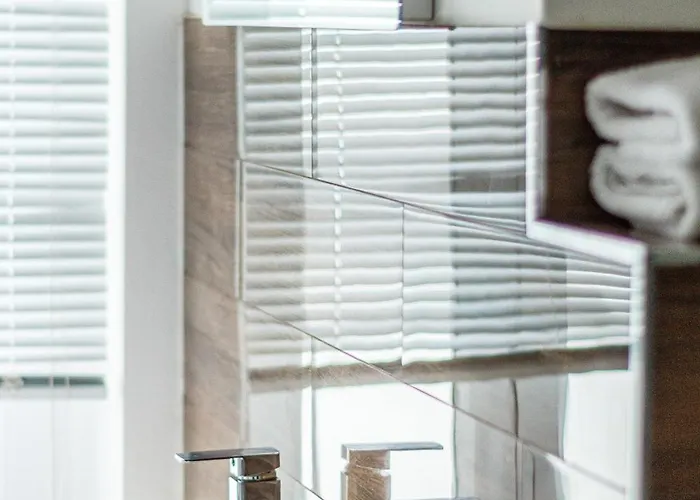 Apartmenthaus In Der Delitzscher Str In Halle-saale Naehe Hauptbahnhof *